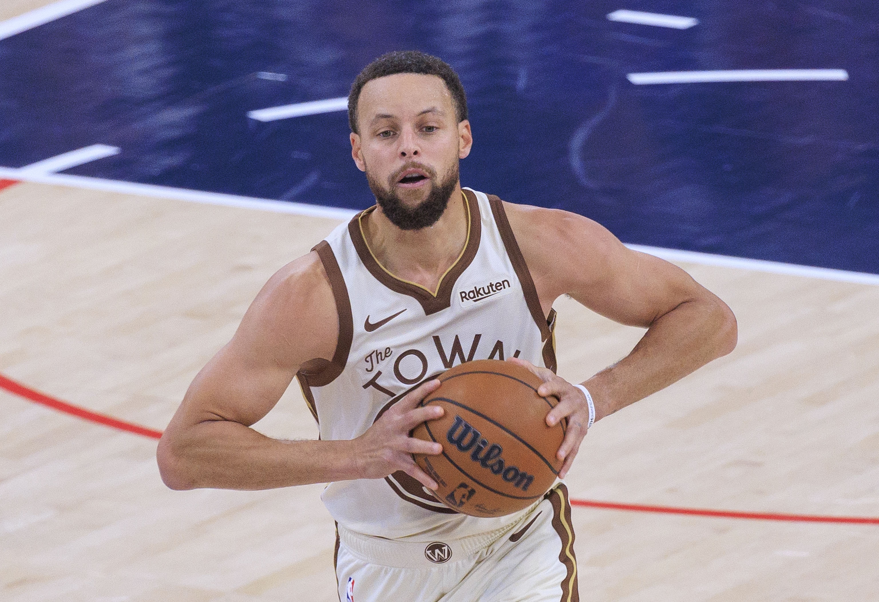 世界杯客户端下载-迪文：水花的自律超乎想象 赛季第一天没人比库里的体型更好