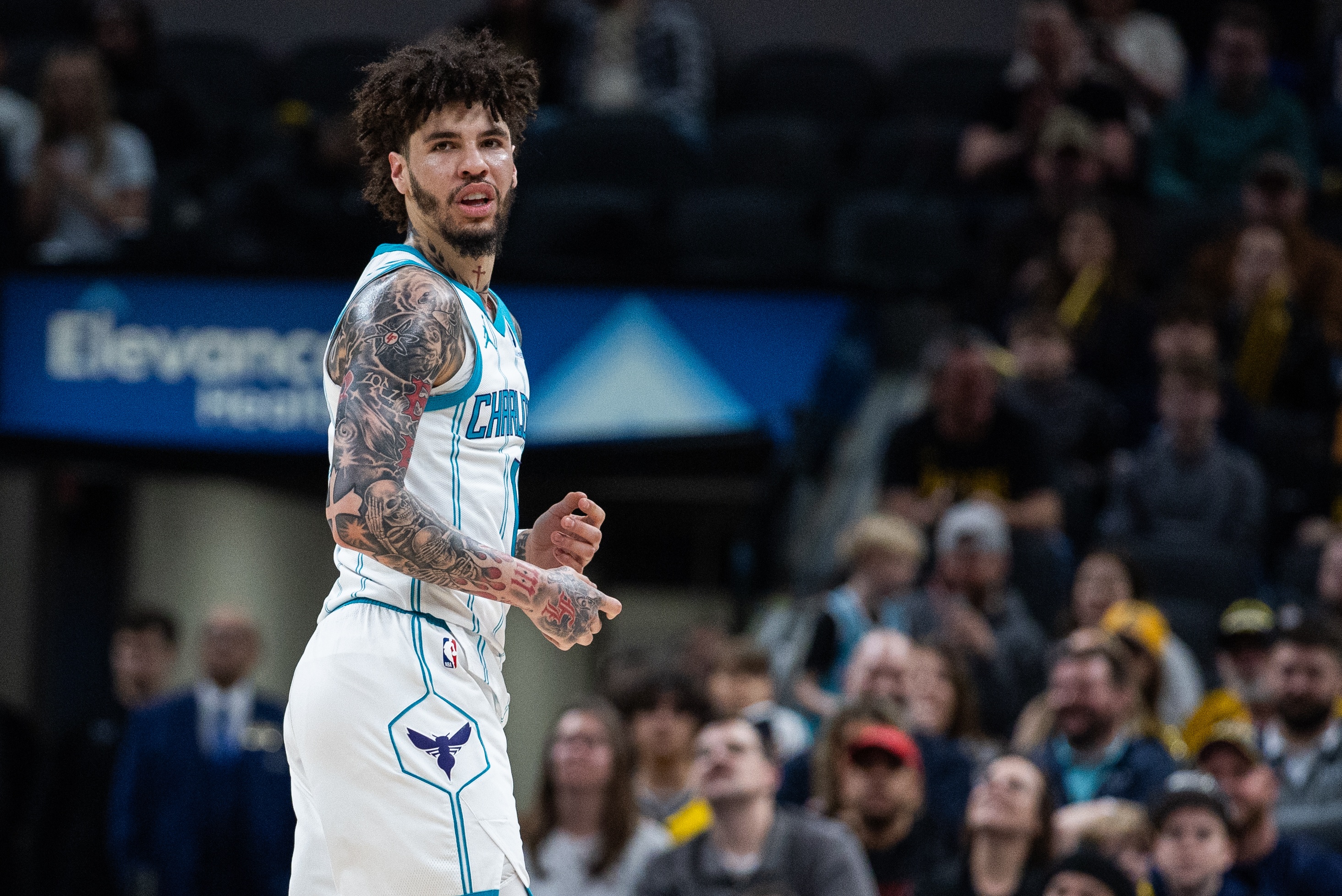 世界杯客户端下载-三球出战28分钟 12中4&amp;三分10中3拿到14分7板9助 正负值+24