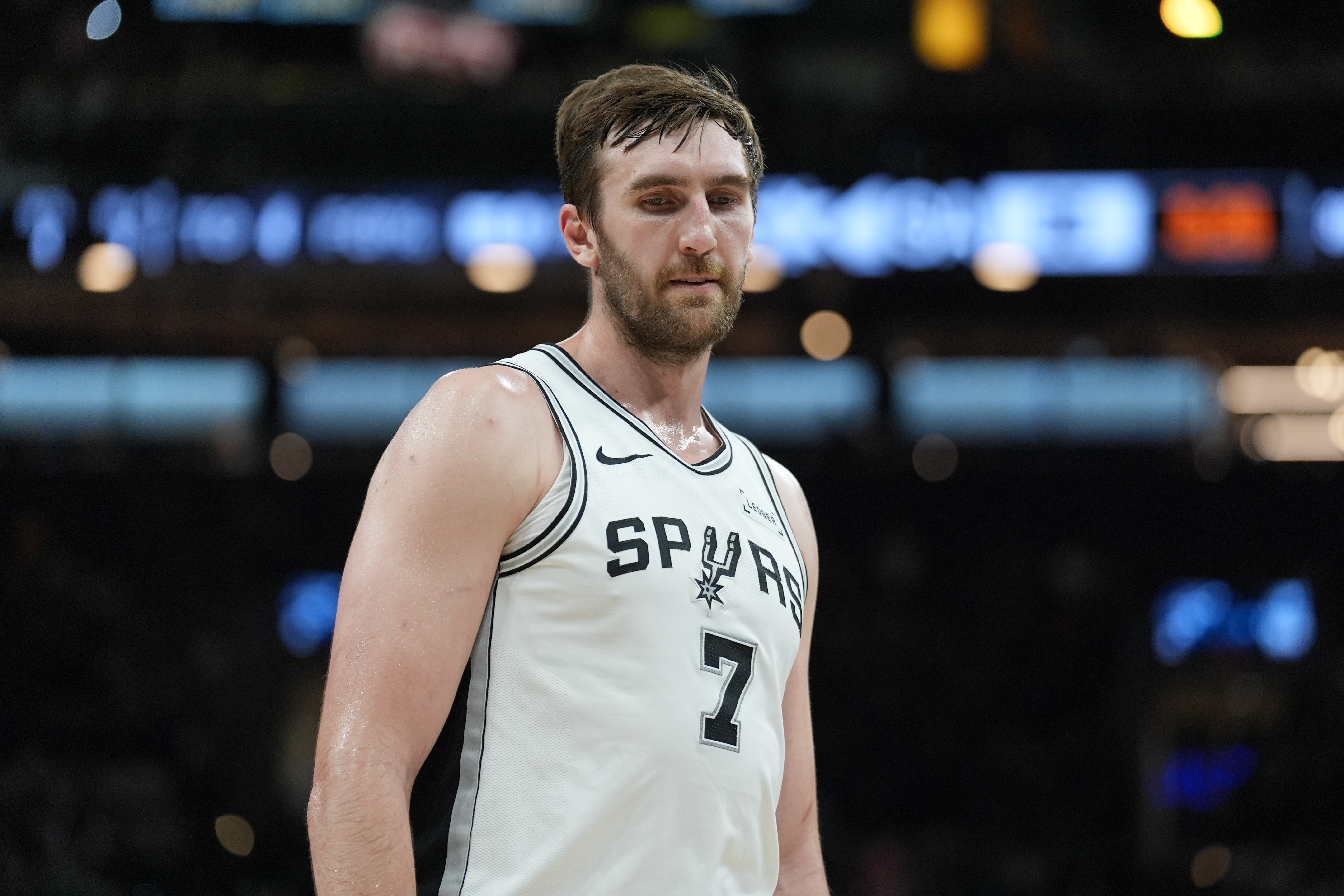 世界杯官方直播平台-科内特：我顶替文班时的轮换会调 但我们比赛方式和目标始终一致